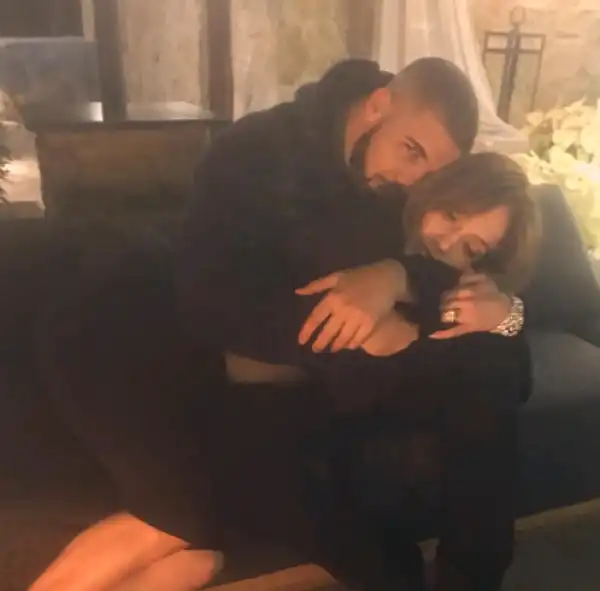 Dating Confirmed? Drake & Jennifer Lopez Share Loved Up Photo